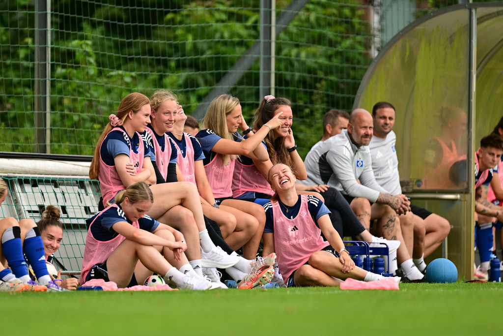 Fußball I Frauen I Saison 2025-2026 I Testspiel I Hamburger SV - Holstein Kiel | Der Sportfotograf. - Realisiert mit Pictrs.com