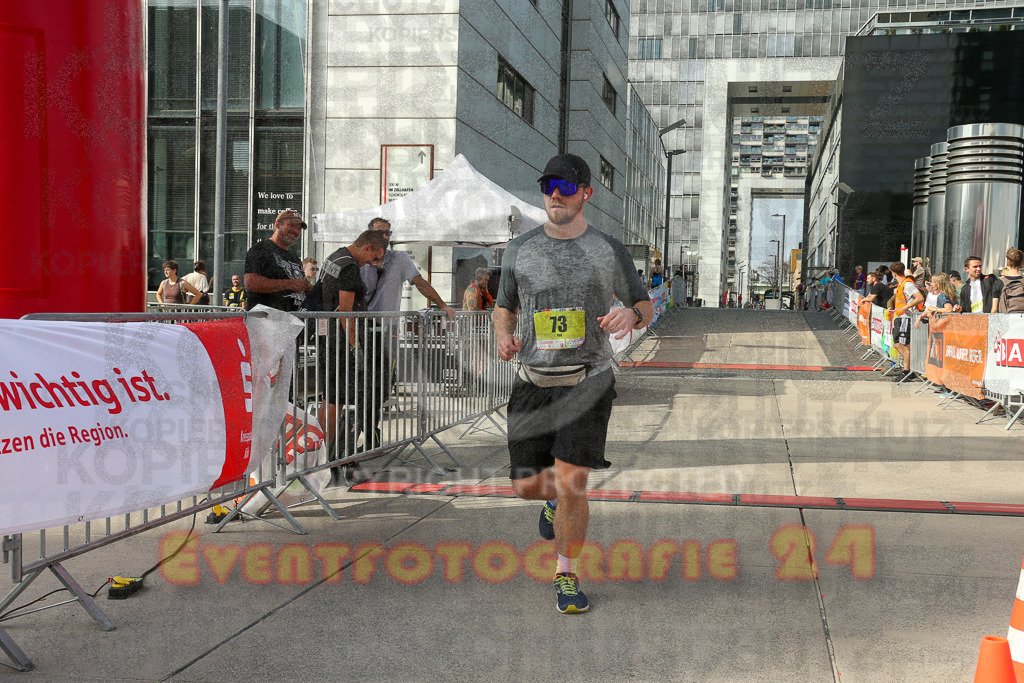 250920_1544_EX1_0600 | Sportfotografie im Rhein-Sieg Kreis, Köln, Bonn, NRW, Rheinland Pfalz, Hessen, etc. Unser Tätigkeitsfeld umfasst den Laufsport vom Volkslauf über den Marathon, Duathlon, Triathon bis zum Ultralauf wie Kölnpfad Ultra oder Schindertrail.
