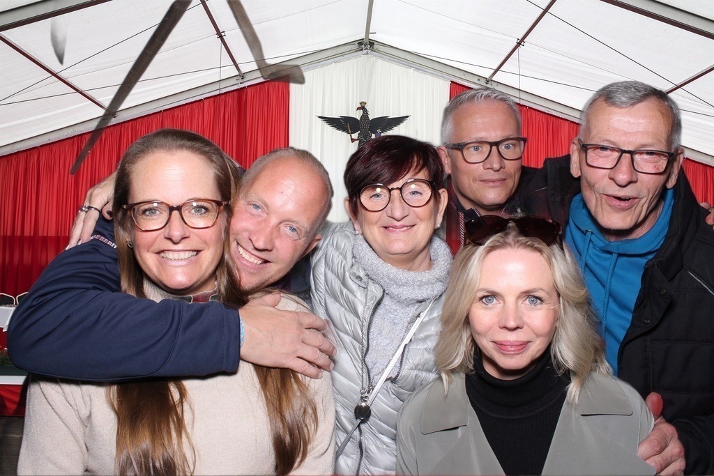 top-top.de 240928-123 | Foto, Video, Fotografie, Videografie, Fotobox, DJ, Discjockey, Musik, Musikbox, Veranstaltung, Photobooth, Amazon, Ebay, Buchtipp, Bestseller, Autor, Verlag, Buch, Wesel, Hamminkeln, NRW, Dinslaken, Rees, Drohne, Hochzeit, Party, Fotobox, Wesel, Fotograf