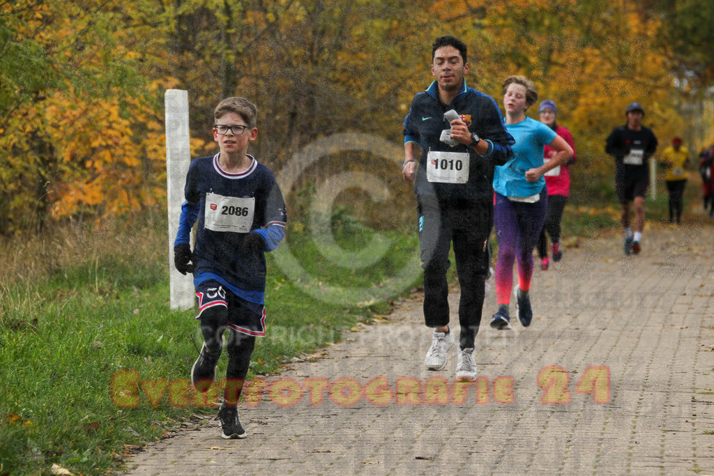 221127_1041_EV4_1956 | Sportfotografie im Rhein-Sieg Kreis, Köln, Bonn, NRW, Rheinland Pfalz, Hessen, etc. Unser Tätigkeitsfeld umfasst den Laufsport vom Volkslauf über den Marathon, Duathlon, Triathon bis zum Ultralauf wie Kölnpfad Ultra oder Schindertrail.