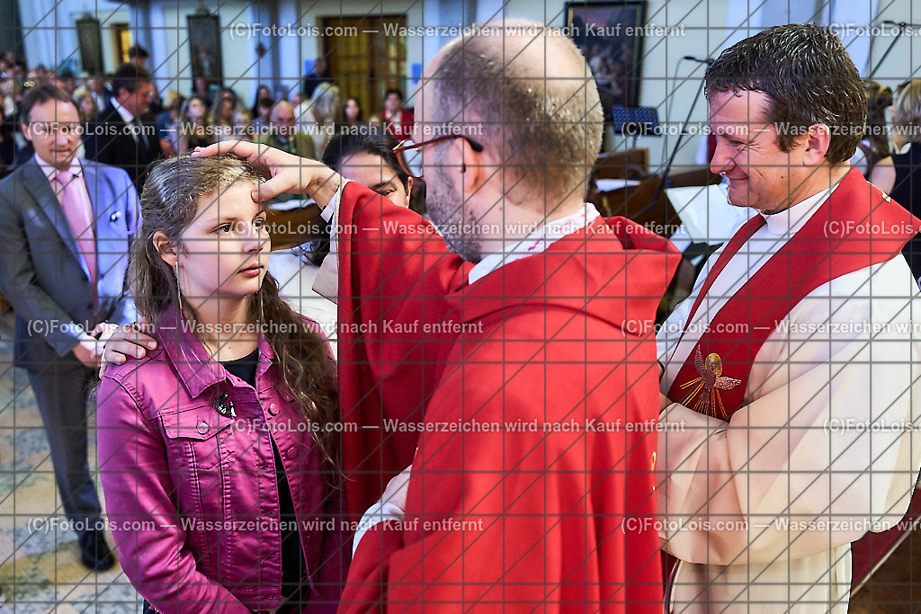 ALP0774_PfarrFirmung Wieselburg_Firmvorgang | (C)FotoLois.com, Alois Spandl, Firmung in der Pfarrkirche Wieselburg mit Generalvikar Dr. Christoph Weiss, Dechant Pfarrer Daniel Kostrzycki und Monignore Franz Dammerer, Sa 15. Juni 2024.