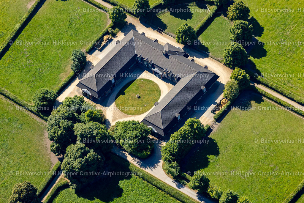 Luftbild Bedburg-3376 | Luftbildfotografie und Luftbild BedburgGebäude und Parkanlagen des Gutshauses in Bergheim im Bundesland Nordrhein-Westfalen, Deutschland - Realisiert mit Pictrs.com