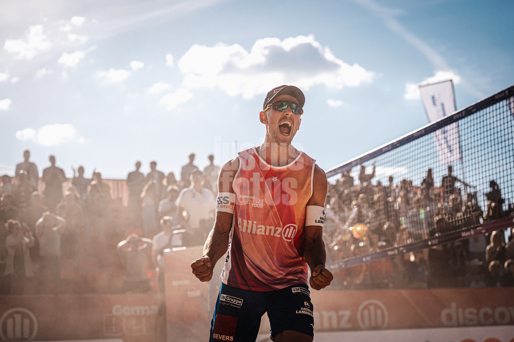 Beachvolleyball | Männer | Allianz German Beach Tour 2025 | Tourstop Düsseldorf | 09.05.2025 | Bennet Poniewaz jubelt