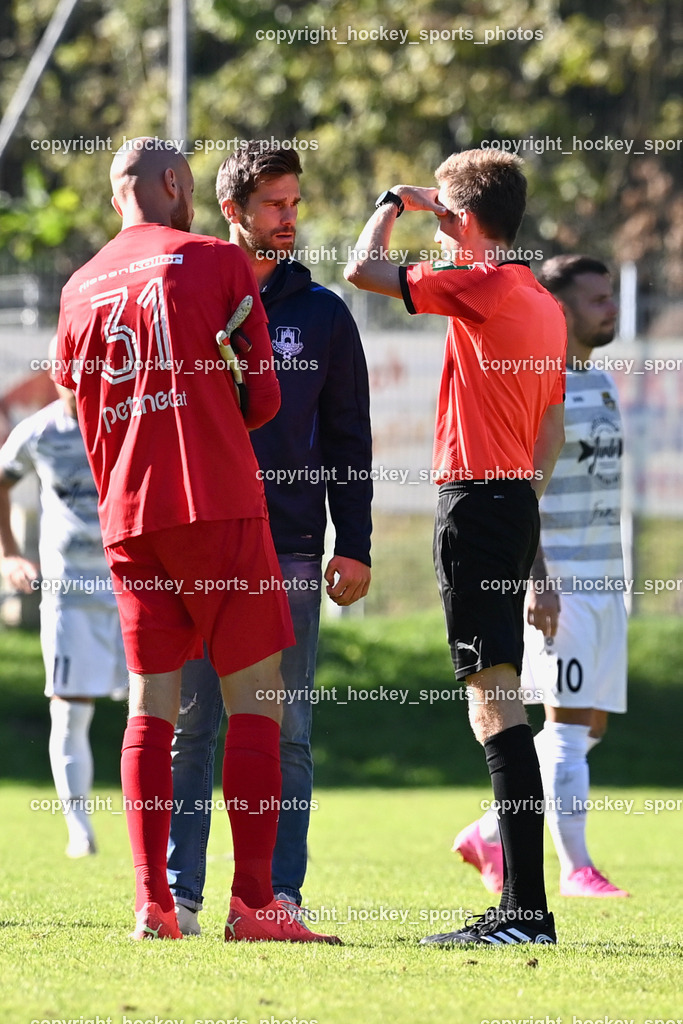 ATUS Velden vs. ASKÖ Köttmannsdorf 7.10.2023 | #31 Alexander Kofler ATUS Velden, Headcoach ATUS Velden Marcel Günther Kuster, Jakob Bögner Referee,  ATUS Velden vs. ASKÖ Köttmannsdorf 7.10.2023, ATUS Velden vs. ASKÖ Köttmannsdorf am 07.10.2023 in Velden (Wald Arena Velden), Austria, (Photo by Bernd Stefan)