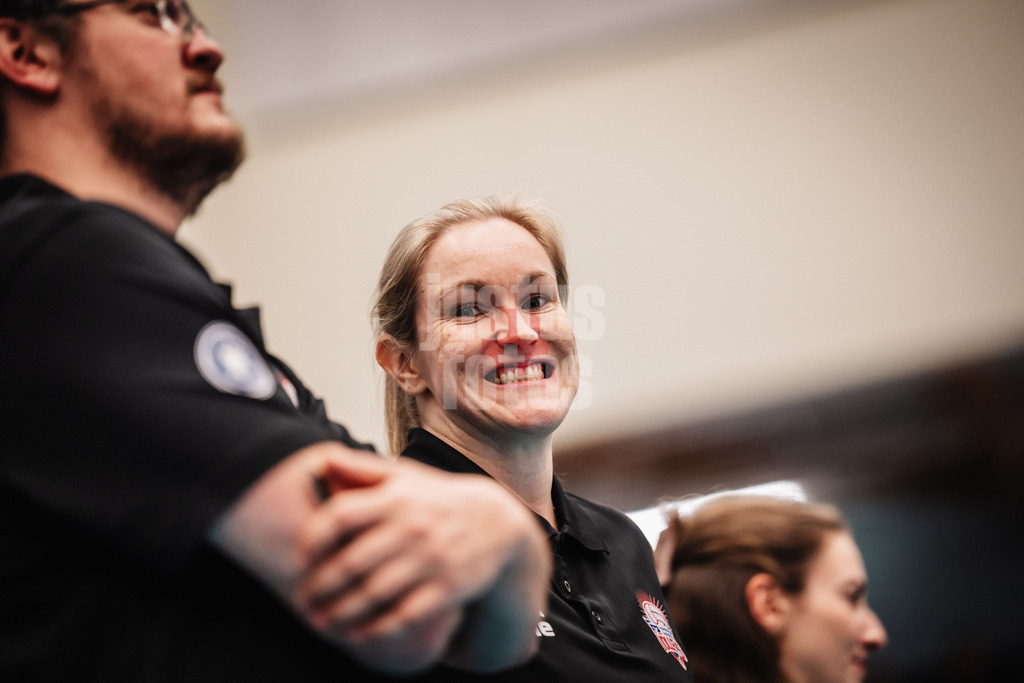 Volleyball | Frauen | Saison 2025/2026 | Volleyball Bundesliga | ETV Hamburger Volksbank Volleys vs. Dresdner SC | 15.11.2025 | Co-Trainerin Ines Laube (ETV Hamburger Volksbank Volleys)