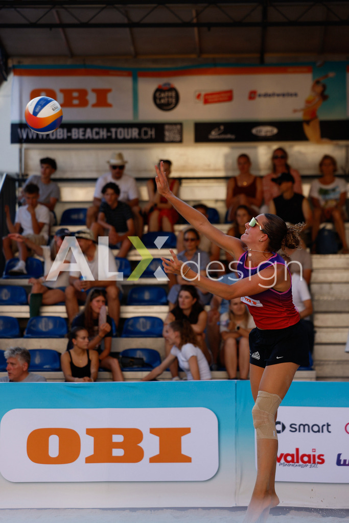 Obi BeachTour 2026 - Basel | BASEL, SWITZERLAND - JULY 17: ELIN SHANA KLUSER (SUI) serve during the Obi BeachTour 2026 match between BOSSART / ABBÜHL (SUI) and KLUSER / SCHWAB (SUI) at Barfüsserplatz on July 17, 2026 in Basel, Switzerland. - Realisiert mit Pictrs.com