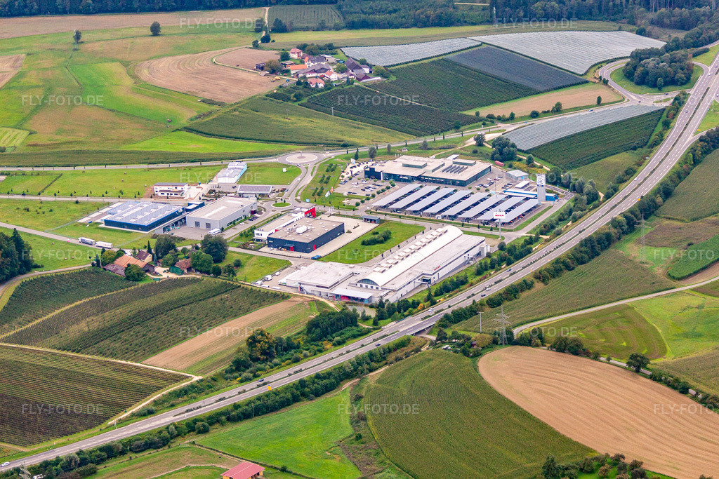 Luftbild: Gewerbegebiet und Firmenansiedlung mit MEGA Stockach Das Fach-Zentrum für die Metzgerei und Gastronomie GmbH im Ortsteil Airach in Stockach im Bundesland Baden-Württemberg in Deutschland. Foto: IMG_71825.jpg vom 31.08.2014 durch Werner Riehm/FLY-FOTO.de