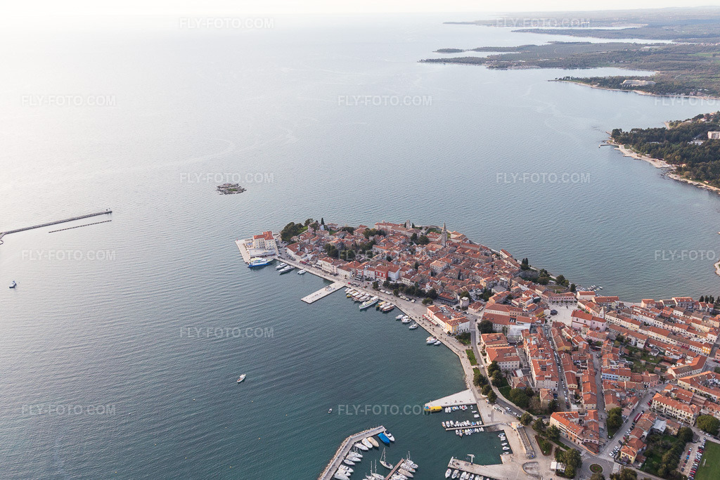 Aerial view: View of the town in Poreč in the state Gespanschaft Istrien, Croatia.Photo: IMG_106400.jpg taken on 04/14/2018 by Werner Riehm/FLY-FOTO.comResolution of the original: 4643 x 3095 px