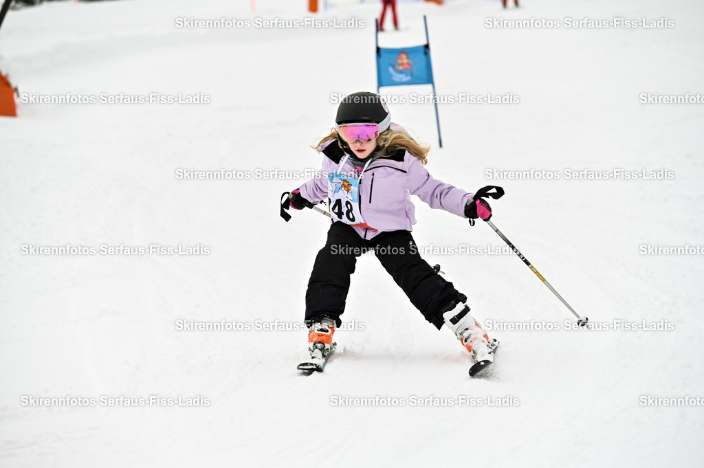 SRF_20.02.2026_0862 | Skirennfotos,Serfaus,Fiss,Ladis,Kinderskirennen,Winter,Tirol,Oberland,skirace,SFL,feelfree,weil wir's genießen,ski,Ski,skifahren,Sonnenplateau, - Realisiert mit Pictrs.com