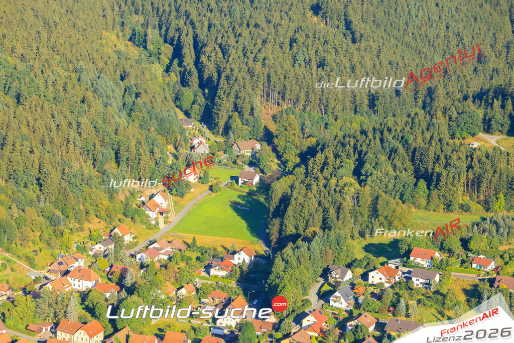 Die Luftaufnahme der Stadt Marktrodach wurde vom UL-Flugzeug heraus erstellt ( keine Drohne )- hohe Auflösung für beste Qualität