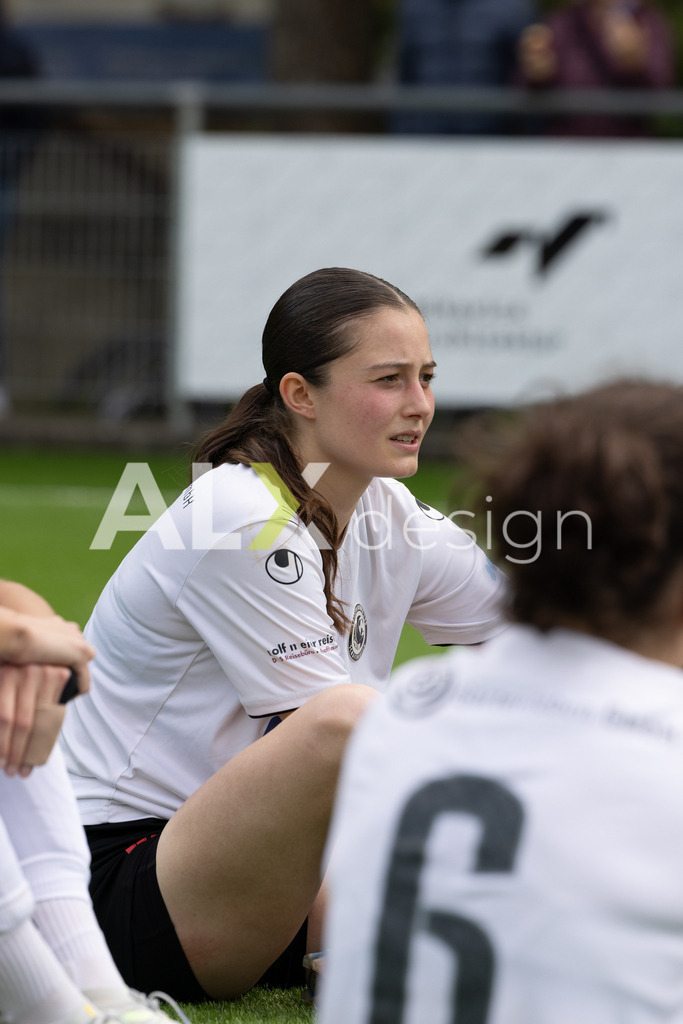 Fußball I Frauen I Saison 2025-2026 I Frauen 3. Liga | FVRZ Gruppe 2 | 18. Spieltag I Spielvereinigung Schaffhausen Damen 1 - Team Furttal Zürich I 17.05.2026 | Hochwertige Sportfotos kaufen & lizenzieren für Medien, Vereine, Agenturen & Sportler:innen. Entdecke professionelle Sportfotografie im Bildshop von Alexander Franzen. - Realisiert mit Pictrs.com