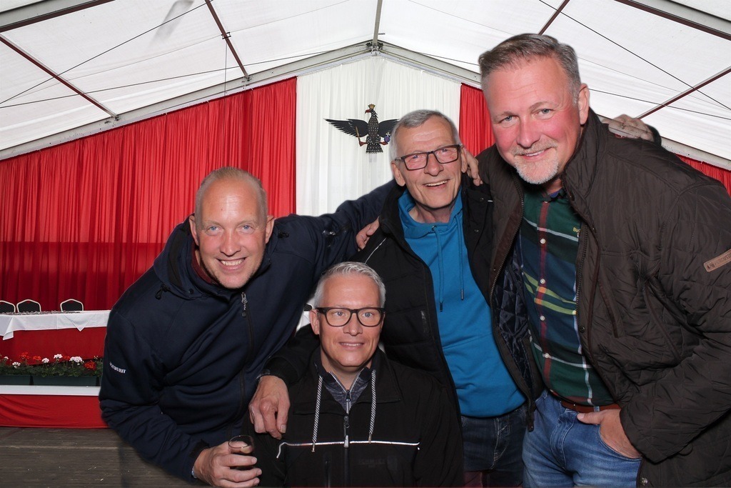 top-top.de 240928-126 | Foto, Video, Fotografie, Videografie, Fotobox, DJ, Discjockey, Musik, Musikbox, Veranstaltung, Photobooth, Amazon, Ebay, Buchtipp, Bestseller, Autor, Verlag, Buch, Wesel, Hamminkeln, NRW, Dinslaken, Rees, Drohne, Hochzeit, Party, Fotobox, Wesel, Fotograf