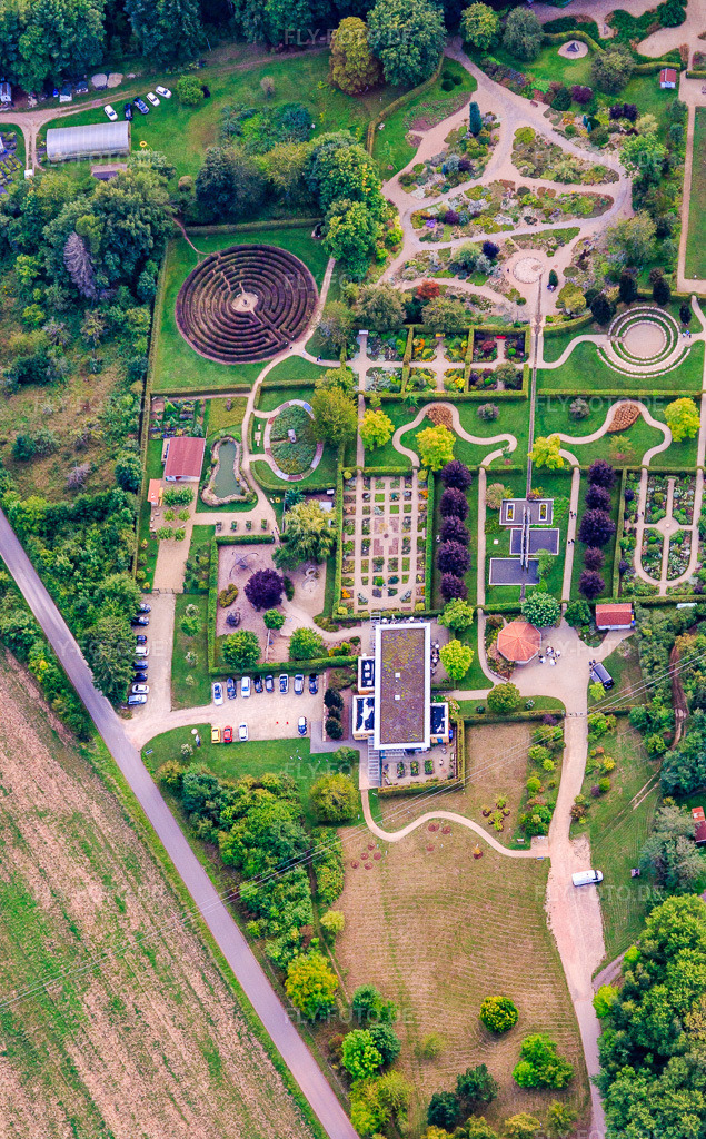 Luftbild: Garten der Sinne in Merzig im Bundesland Saarland in Deutschland. Foto: IMG_149549-Pano.jpg vom 05.09.2025 durch Werner Riehm/FLY-FOTO.deAuflösung des Originals: 3247 x 5239 pxicons-gog
