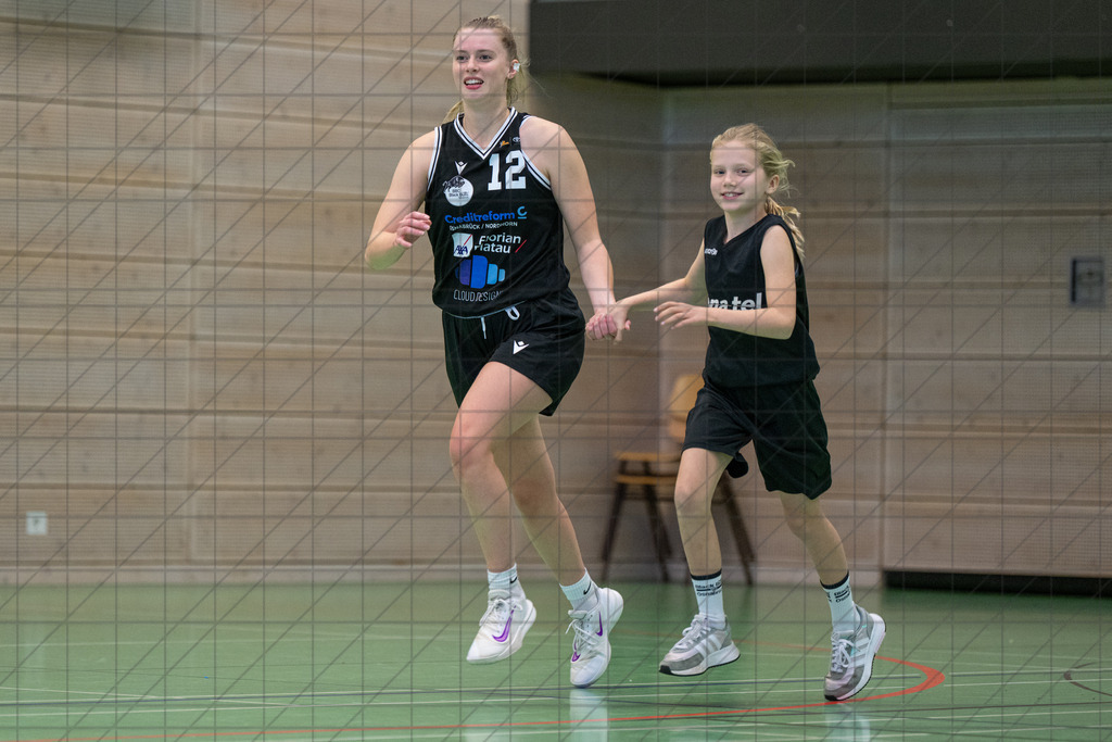 2. DBBL Nord 25/26 | Spieltag 04 | BBC Osnabrück vs. TuS Lichterfelde | 12.10.25: 2. DBBL Nord 25/26 | Spieltag 04 | BBC Osnabrück vs. TuS Lichterfelde / Osnabrück / Deutschland  //   CREDIT:www.bullenfotos.de, Martin König, Hörner Weg 40, D-49078 Osnabrück, +4917663732967 // Nutzung und Weitergabe nur zu den vereinbarten Zwecken. Presseanfragen an Ersteller. Alle Rechte beim Ersteller. Honorierung nach MFM. - Realisiert mit Pictrs.com