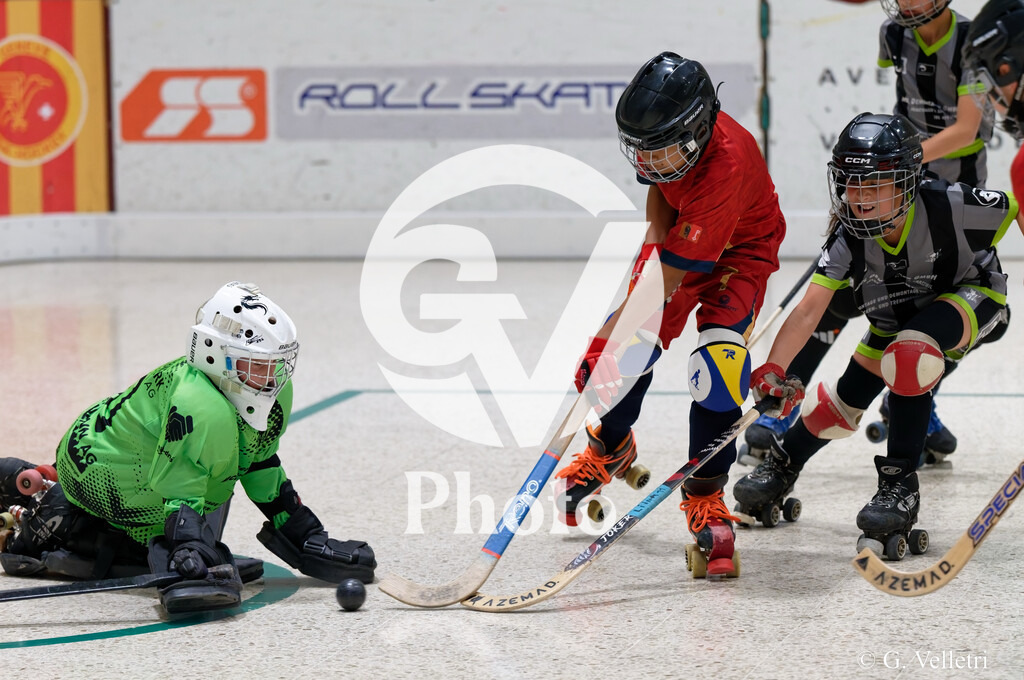 U13  - Geneve RHC v HC Munsingen W  |  during the U13  match between Geneve RHC and HC Munsingen W  at Centre sportif de la queue d'arve in Geneve, Switzerland