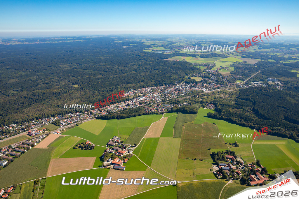 Aktuelles Luftbild von  Kirchseeon Kauf mit Lizenz / Bildrechten möglich- Die Luftaufnahme wurde 2021 mittels UL-Flugzeug erstellt ( keine Drohne ) - hochauflösende Kamera-Systeme von  Canon -Beste Qualität - Für grossformatige Ausdrucke geeignet. Die Geschenkidee !