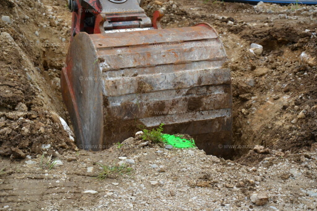 bib-lg02-erdarbeiten-0024 | Nach LV-Leistungsgruppen sortierte Detailfotos über den Bau eines Hauses. Alle Hausbau-Bilder direkt vom Urheber und Autor der Website Haus-Selber-Bauen.com