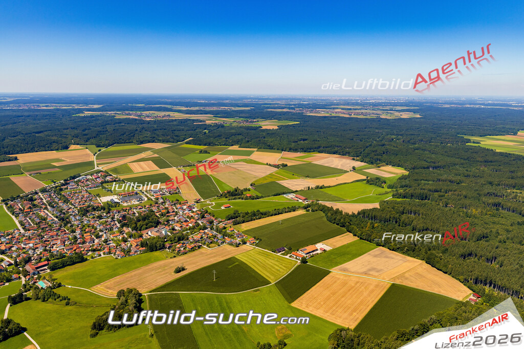 Luftaufnahme von Aying - Die Luftaufnahme wurde 2025 vom UL-Flugzeug heraus erstellt ( keine Drohne ) - Hochauflösende Luftaufnahme - für professionelle Ausdrucke geeignet. Die Geschenkidee !Mit Lizenz und Bildrechte bestellbar