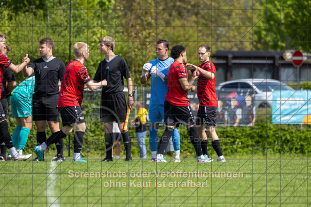 20250427_145931_0037 | #,TSV Bad Boll (rot) vs. SV Waldhausen (gelb), Fussball, Landesliga 2 - wfv, 24. Spieltag, Saison 2024/2025, Rasenplatz, Erlengarten 37, 73087 Bad Boll, 27.04.2025 - 15:00 Uhr,Foto: PhotoPeet-Sportfotografie/Peter Harich