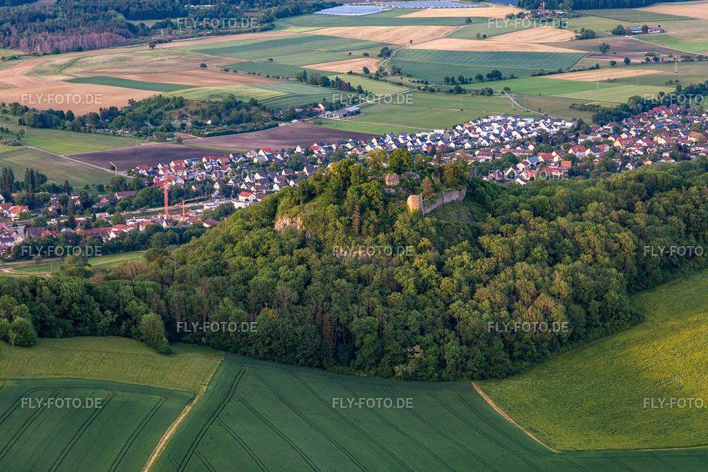 Hohenkrähen Burgruine | Luftbild: Hohenkrähen Burgruine im Ortsteil Duchtlingen in Hilzingen im Bundesland Baden-Württemberg in Deutschland. Foto: IMG_131830.jpg vom 25.05.2022 durch ©2025 Werner Riehm fly-foto.de/copyright - Realisiert mit Pictrs.com