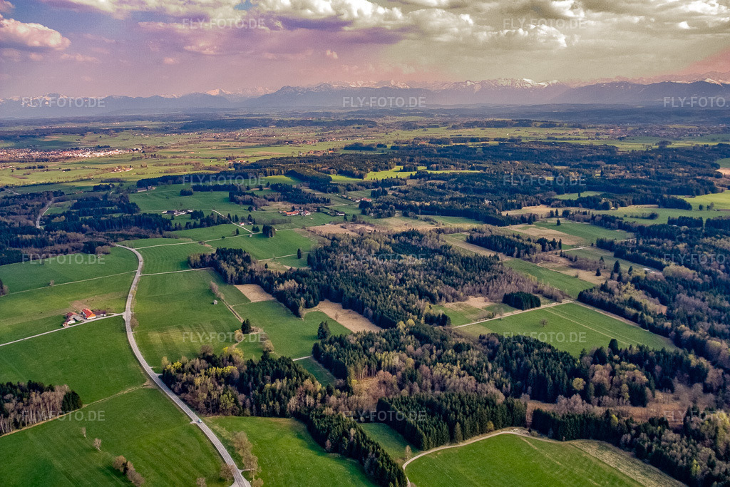Luftbild: Alpenpanorama hinter der Stadt im Ortsteil Aich in Peißenberg im Bundesland Bayern in Deutschland. Foto: IMG_17825.jpg vom 15.04.2009 durch Werner Riehm/FLY-FOTO.de