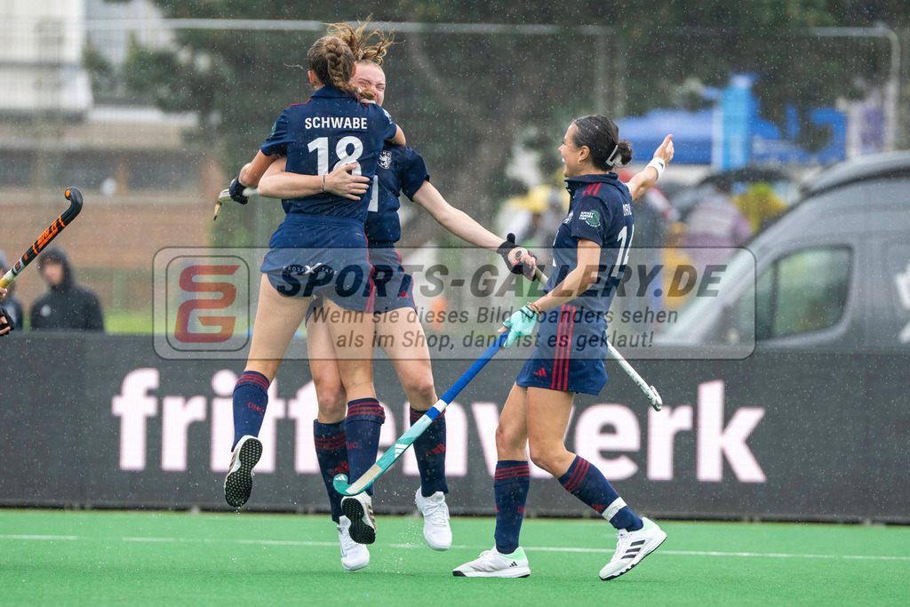 Final4_20240518-1448-0075 | Bonn, Deutschland, 18.05.2024: Lilly Soffelsma (Duesseldorfer HC), Sophia Schwabe (Duesseldorfer HC) in Aktion waehrend des Spiels der Deutsche Feldhockey-Meisterschaften 2024 zwischen Final 4 Damen Der Club an der Alster - Düsseldorfer HC im Bonner THV am 18.05.2024 in Bonn, Deutschland. (Foto von Stephan Fehrmann)

Bonn, Germany, 18.05.2024: Lilly Soffelsma (Duesseldorfer HC), Sophia Schwabe (Duesseldorfer HC) in action during the game of Deutsche Feldhockey-Meisterschaften 2024 between Final 4 Damen Der Club an der Alster - Düsseldorfer HC in Bonner THV at 18.05.2024 in Bonn, Deutschland. (Foto from Stephan Fehrmann)