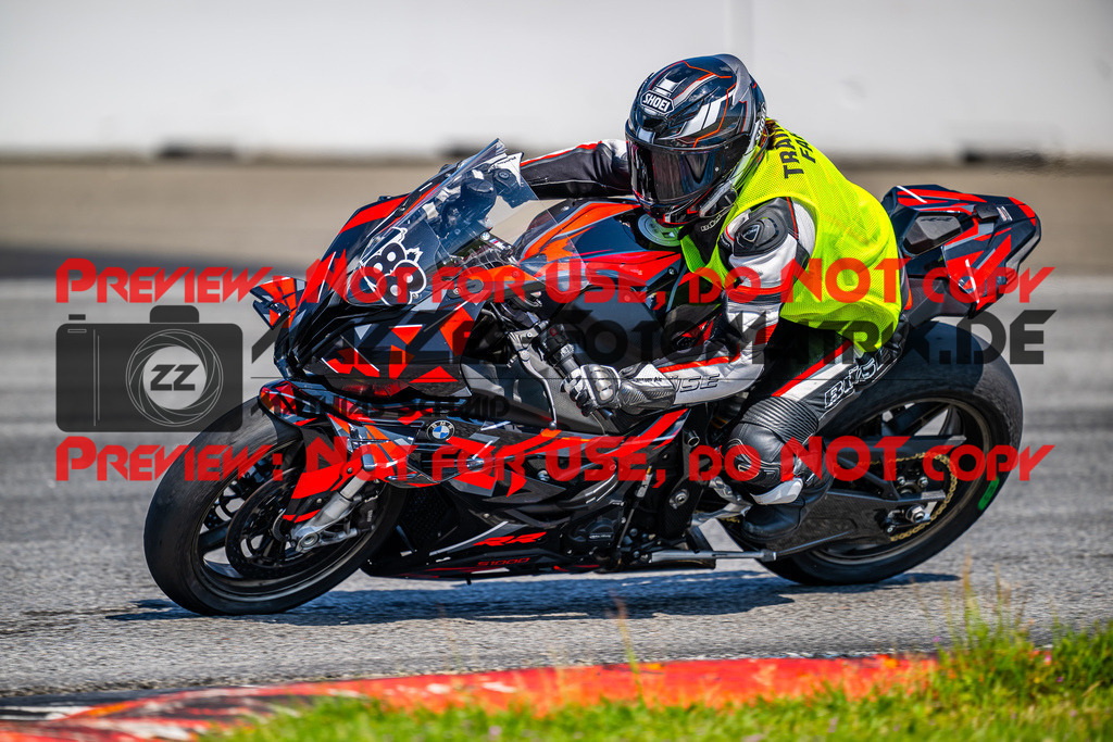 MaZZes_FotoMatrix_240520_6021986_9441 | GELB