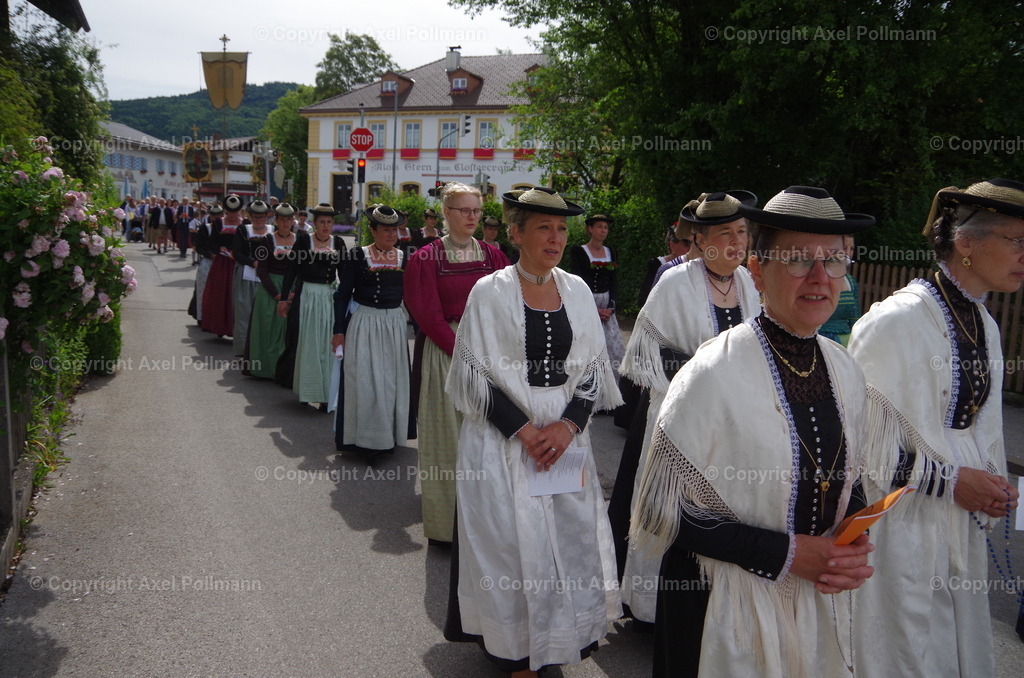IMGP5493 | fotografiert von Axel PollmannLeonhardi Wallfahrt Benediktbeuern und Murnau, Fronleichnam, Fasching, Landschaft im Loisachtal und Benediktbeuern  - Realisiert mit Pictrs.com