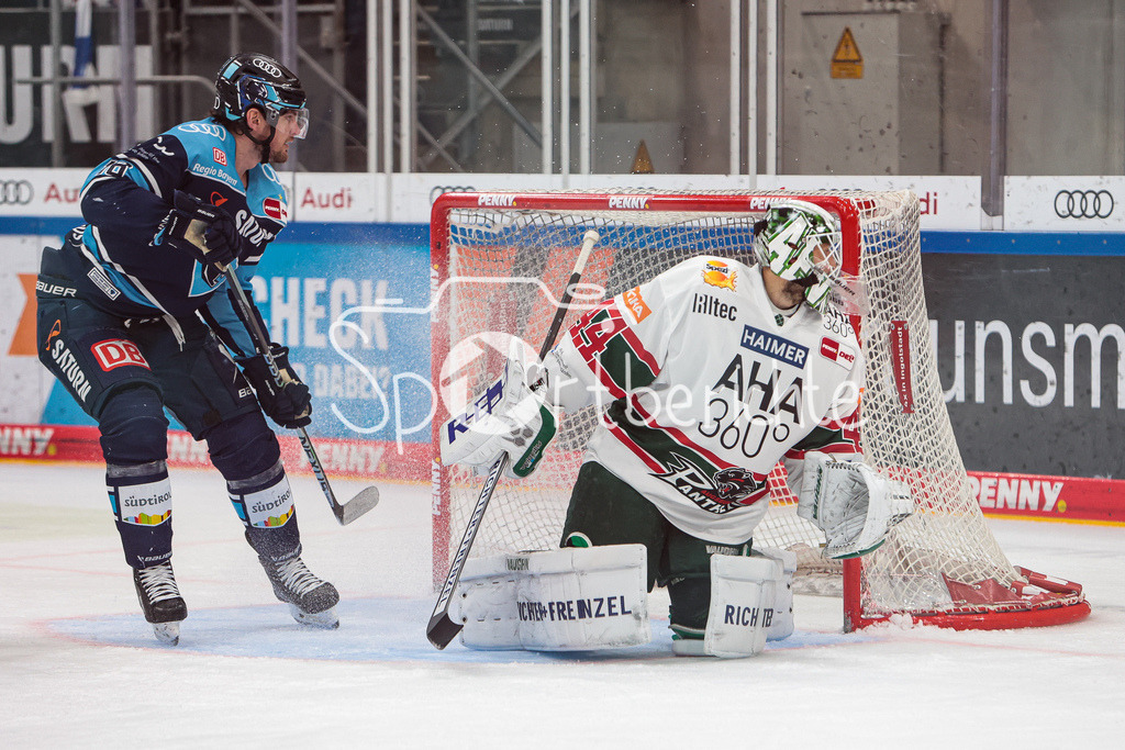 ERC Ingolstadt - Augsburger Panther | Dennis ENDRAS (AEV #44) in seinem Tor hat das Nachsehen