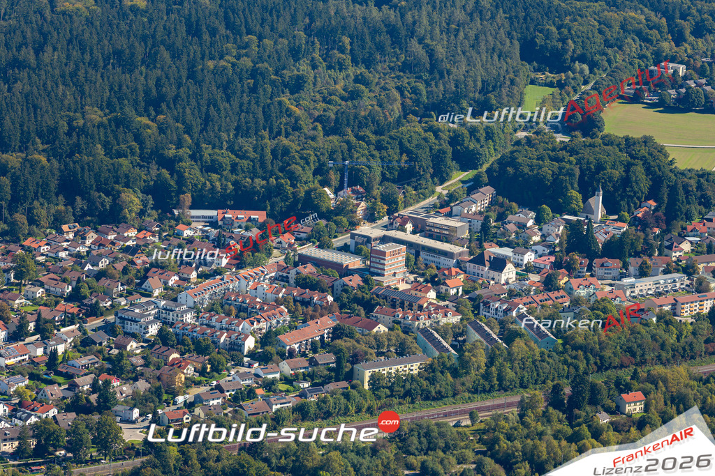 Das Luftbild der Stadt Kirchseeon wurde 2021 vom Flugzeug heraus erstellt (keine Drohne) Aufnahmehöhe ca.450 Meter- hohe Bildauflösung und Druck-Qualität garantiert!