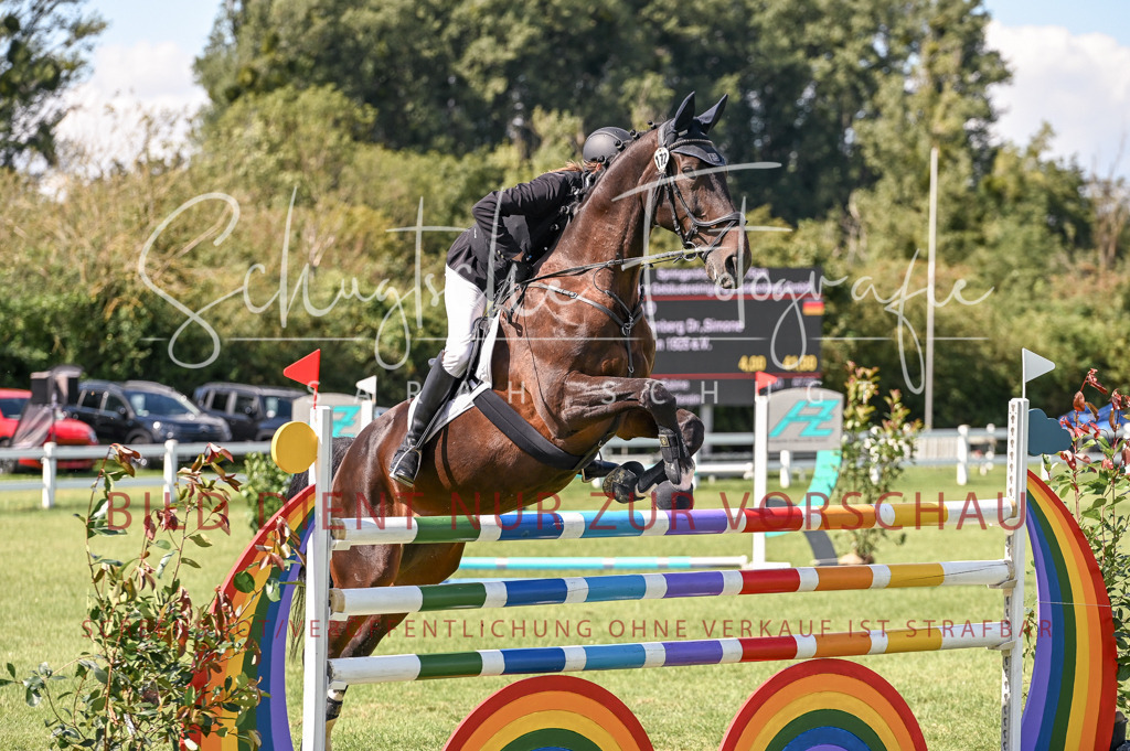 Schugtsche-Düren.2024-09.Springprf.L-115 | Schugtsche Fotografie - Realisiert mit Pictrs.com