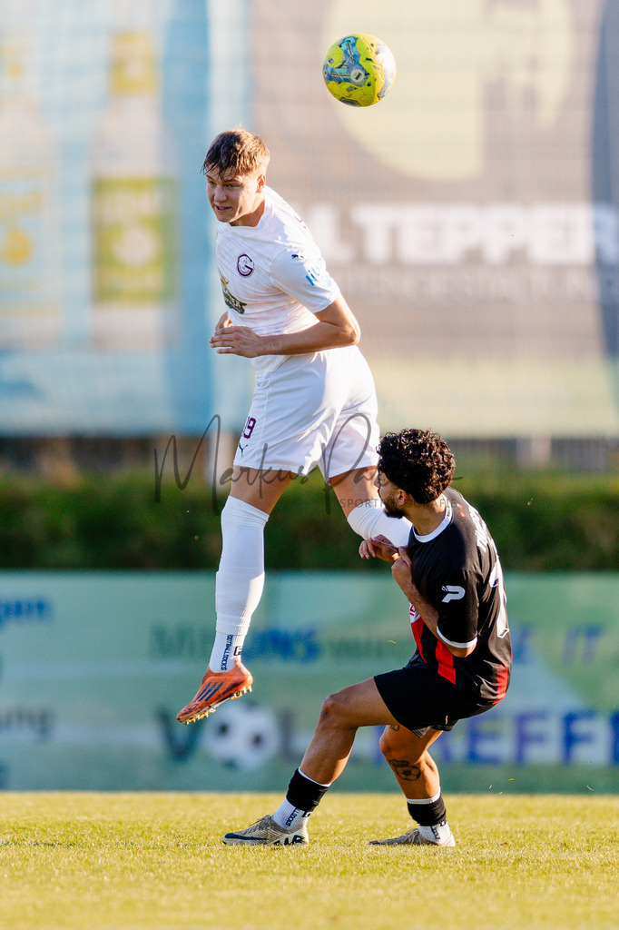 Oberliga Westfalen, Saison 2025/26, 13. Spieltag: 1. FC Gievenbeck - Türkspor Dortmund 2000 | Münster, 02.11.2025: Oberliga Westfalen, 13. Spieltag, 1. FC Gievenbeck empfängt Türkspor Dortmund 2000 im Sportpark Gievenbeck in Münster. Foto: sportfotografie.ms | Markus Paletta - Realisiert mit Pictrs.com