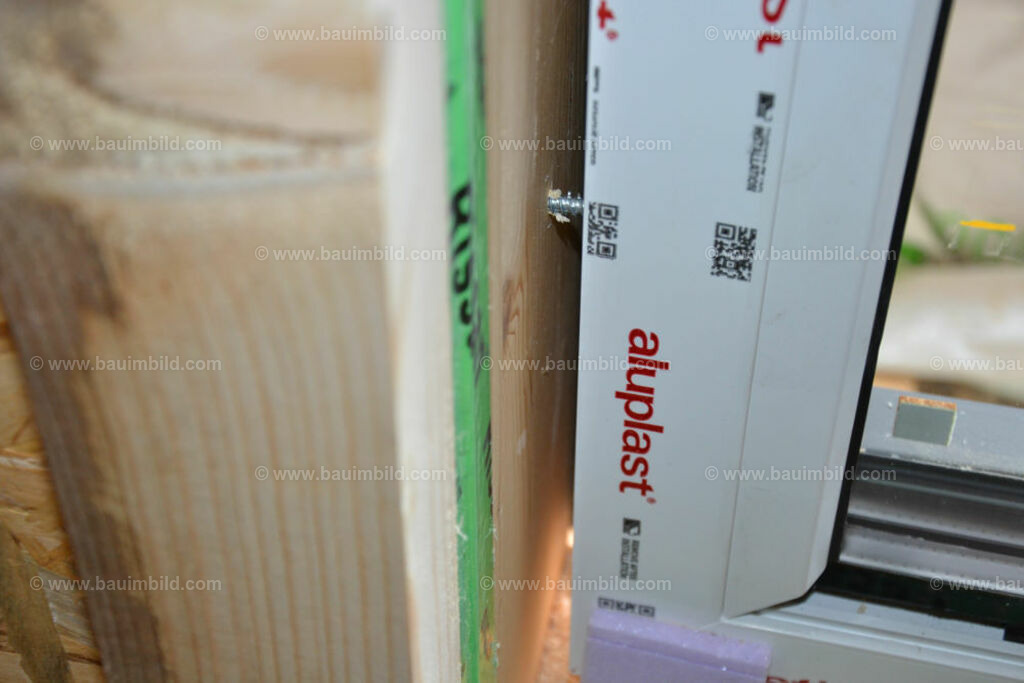 bib-lg14-fenster-0035 | Nach LV-Leistungsgruppen sortierte Detailfotos über den Bau eines Hauses. Alle Hausbau-Bilder direkt vom Urheber und Autor der Website Haus-Selber-Bauen.com