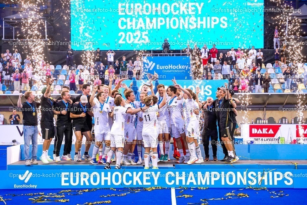 xydrx16082509001a | 16.08.2025, xydrx, Herren EuroHockey Championship 2025, Finale, Niederlande - Deutschland, Sparkassenpark Mönchengladbach:  die Deutsche Nationalmannschaft gewinnt die Europameisterschaft
