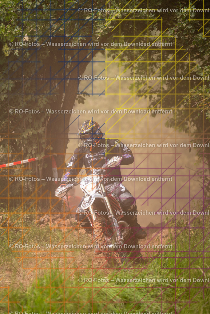 Wolfshausen 3 Lauf -348 | Sportfotografie von RO-Fotos: Motorsport, Motocross, Enduro, Laufveranstaltungen und Triathlon. Professionelle Fotos von Sportlern und Events. - Realisiert mit Pictrs.com