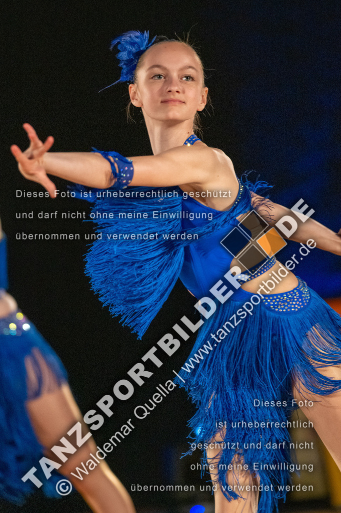 20250504-01207 | Hier finden Sie Tanz Bilder vom Latein und Standard Formationen tanzen. Sportbilder vom Tanzsport. Schöne Fotos und von Weltmeisterschaft, Europameisterschaft, Bundesliga, Regionalliga, Oberliga und Landesliga sowie von GOC Stuttgart, DanceComp, WM Bremen