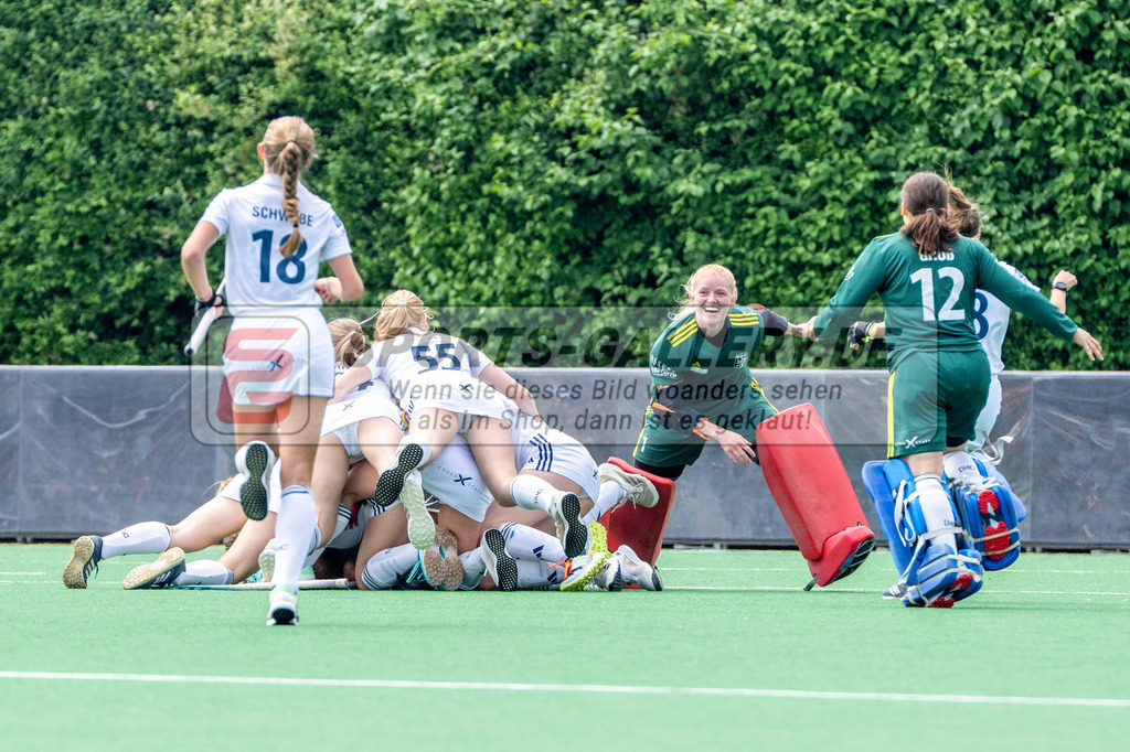 Final4_20240519-1302-0042 | Bonn, Deutschland, 19.05.2024: Sophia Schwabe (Duesseldorfer HC), Laetitia Graf (Duesseldorfer HC) in Aktion waehrend des Spiels der Deutsche Feldhockey-Meisterschaften 2024 zwischen Final 4 Damen Finale Düsseldorfer HC - Mannheimer HC im Bonner THV am 19.05.2024 in Bonn, Deutschland. (Foto von Stephan Fehrmann)

Bonn, Germany, 19.05.2024: Sophia Schwabe (Duesseldorfer HC), Laetitia Graf (Duesseldorfer HC) in action during the game of Deutsche Feldhockey-Meisterschaften 2024 between Final 4 Damen Finale Düsseldorfer HC - Mannheimer HC in Bonner THV at 19.05.2024 in Bonn, Deutschland. (Foto from Stephan Fehrmann)