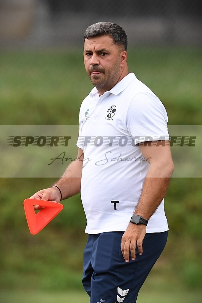 D5S_5002 | Kaufen Sie Sportbilder im Onlineshop von Andy Scherrer Sportfotografie. Faszinierende Bilder von Sportevents aus der ganzen Schweiz. Fussball, Frauenfussball, Unihockey, Handball, Schwingen und weiteren Sportarten. - Realisiert mit Pictrs.com