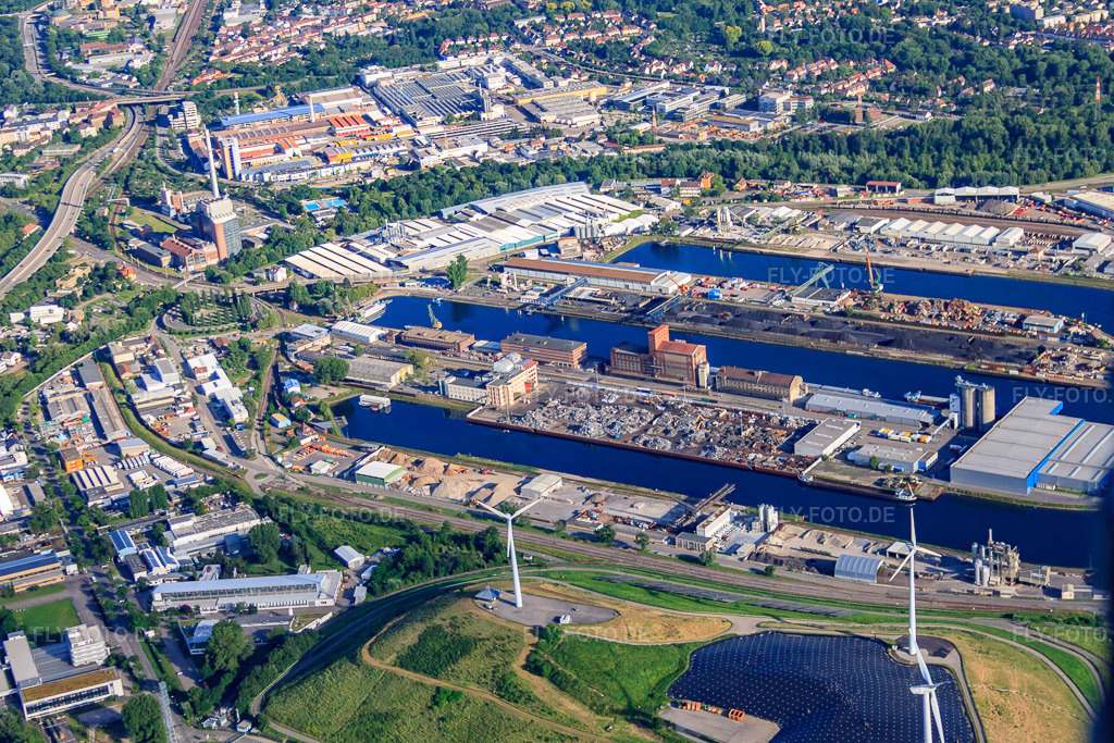Luftbild: Karlsruher Rheinhäfen mit PHOS Edelstahl Design und Rhenus Port Logistics Rhein Neckar GmbH & Co. KG in der Werftstraße im Ortsteil Mühlburg in Karlsruhe im Bundesland Baden-Württemberg in Deutschland.Foto: IMG_57918.jpg vom 16.06.2013 durch Werner Riehm/FLY-FOTO.dePHOS Design: Edelstahl Manufaktur für Architektur-ProdukteHafenlogistik in Europas Häfen | Rhenus