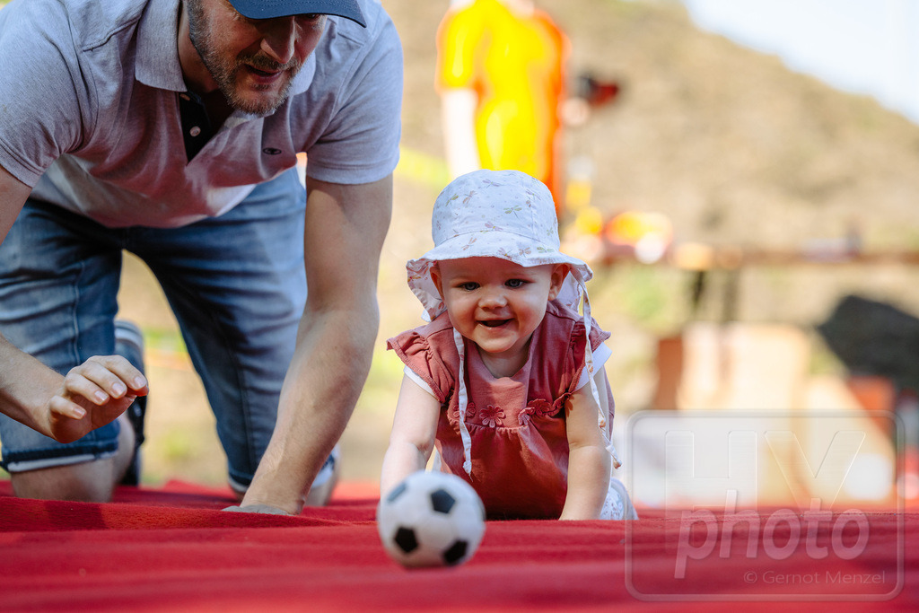 16. Hoywoj-CityLauf im Sportforum Hoyerswerda - 16.09.2023 | 10m VdK-Windel-Flitzer - Realisiert mit Pictrs.com