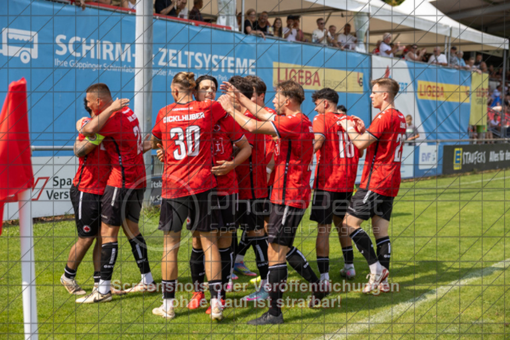 20250816_151329_0593 | #,1.Göppinger SV (rot) vs. FSV 08 Bietigheim-Bissingen (blau), Fußball, Oberliga BW, wfv, 03. Spieltag, Saison 2025/2026, Rasensportplatz Stadion SV Göppingen, Hohenstaufenstr. 116, 73033 Göppingen, 16.08.2025 - 14:00 Uhr,Foto: PhotoPeet-Sportfotografie/Peter Harich