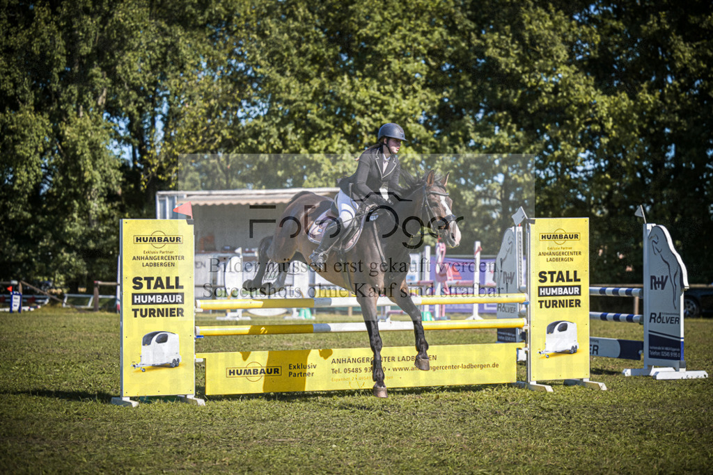 DOS_0390 | Entdecke hochwertige Reitturnierfotos von Foto Oger. Professionell, emotional und authentisch – jetzt Lieblingsmomente im Shop bestellen.Deutschlandweite Turnierfotografie. - Realisiert mit Pictrs.com