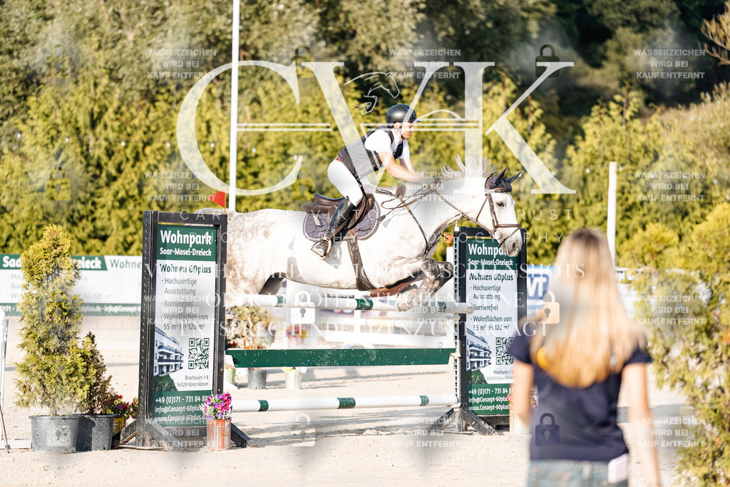 CK900611 | Turnierfotografie Pferdefotografie Trier Rheinland-Pfalz Pferdesport Reitsport Tierfotografie Sportfotografie Pferdevideo Pferdevideografie Equestrianvideography equestrianphotography  - Realisiert mit Pictrs.com