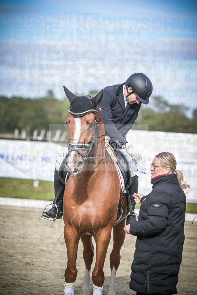 DOS_0031 | Entdecke hochwertige Reitturnierfotos von Foto Oger. Professionell, emotional und authentisch – jetzt Lieblingsmomente im Shop bestellen.Deutschlandweite Turnierfotografie. - Realisiert mit Pictrs.com