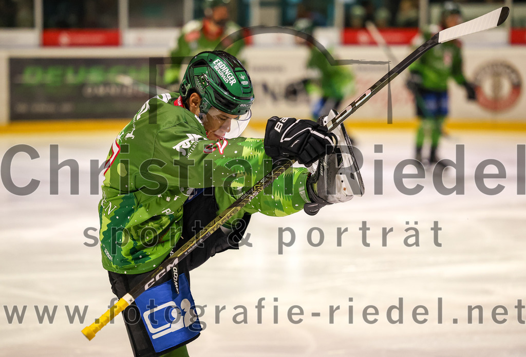 2023-12-26_006_TSV_Erding_gegen_ERV_Schweinfurt | Erding, Deutschland, 26.12.2023:
Eishockey, Bayernliga Vorrunde 2023 / 2024, 20. Spieltag, TSV Erding gegen ERV Schweinfurt, Endergebnis: 9:3

Mark Waldhausen (Erding Gladiators, #27)

Foto: Christian Riedel / fotografie-riedel.net