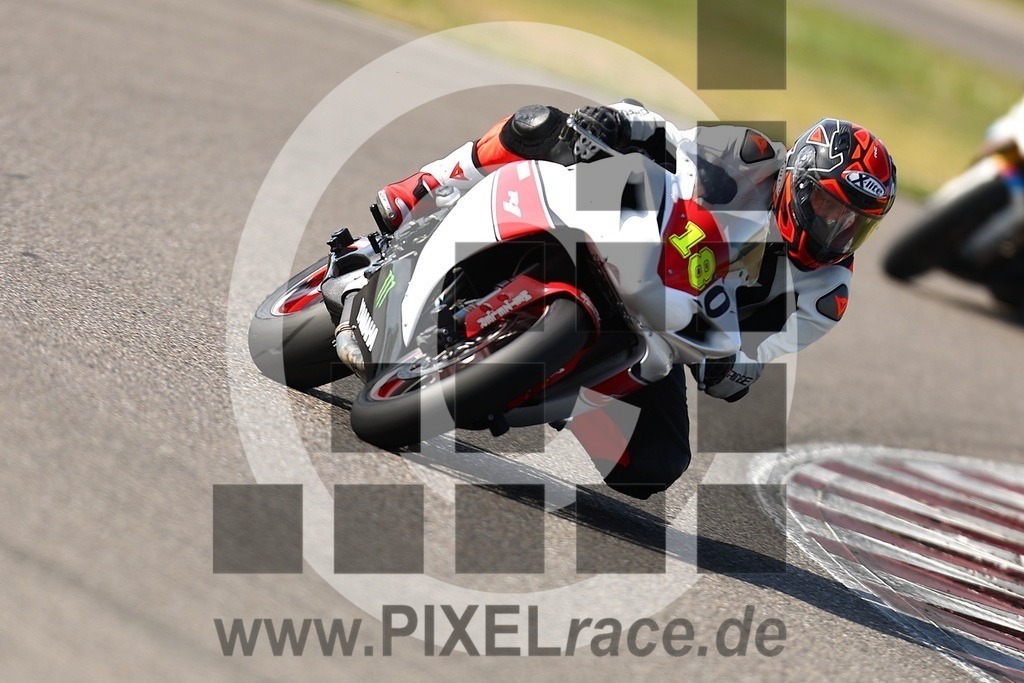 0180-20260426_00646 | Schöne Erinnerungen an spannende Momente - das festzuhalten ist unser Job. PIXELrace.de ist seit 2003 auf den Rennstrecken Europas unterwegs um die Action draußen beim Fahren und die wunderbare Stimmung imm Fahrerlager für euch einzufangen.