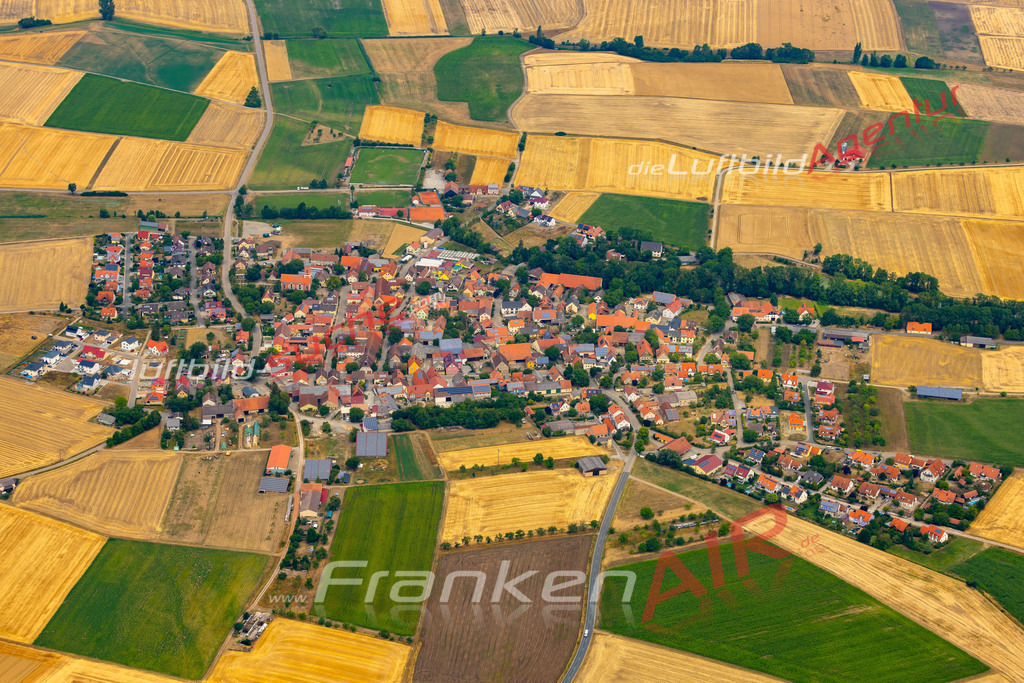 weigenheim-luftbild-2022-7910 | Aktuelles Luftbild von  Weigenheim - Die Luftaufnahme wurde 2022 mittels UL-Flugzeug erstellt ( keine Drohne ) - hochauflösende Kamera-Systeme von  Canon -
Beste Qualität - Für grossformatige Ausdrucke geeignet. Die Geschenkidee !