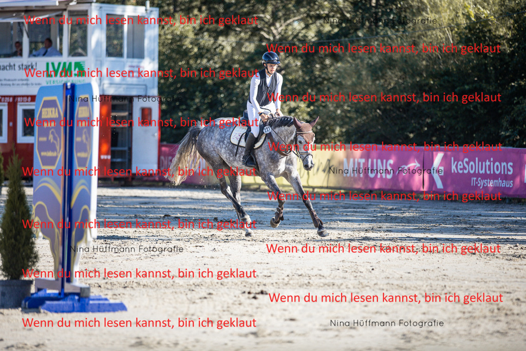 BK1A7533 | Turnierbilder Turnierfotos Nina Hüffmann Turnierfotografie Pferdefotografie Tierzeichnung Haustierzeichnung Pferdezeichnung Hundezeichnung Videograf  - Realisiert mit Pictrs.com