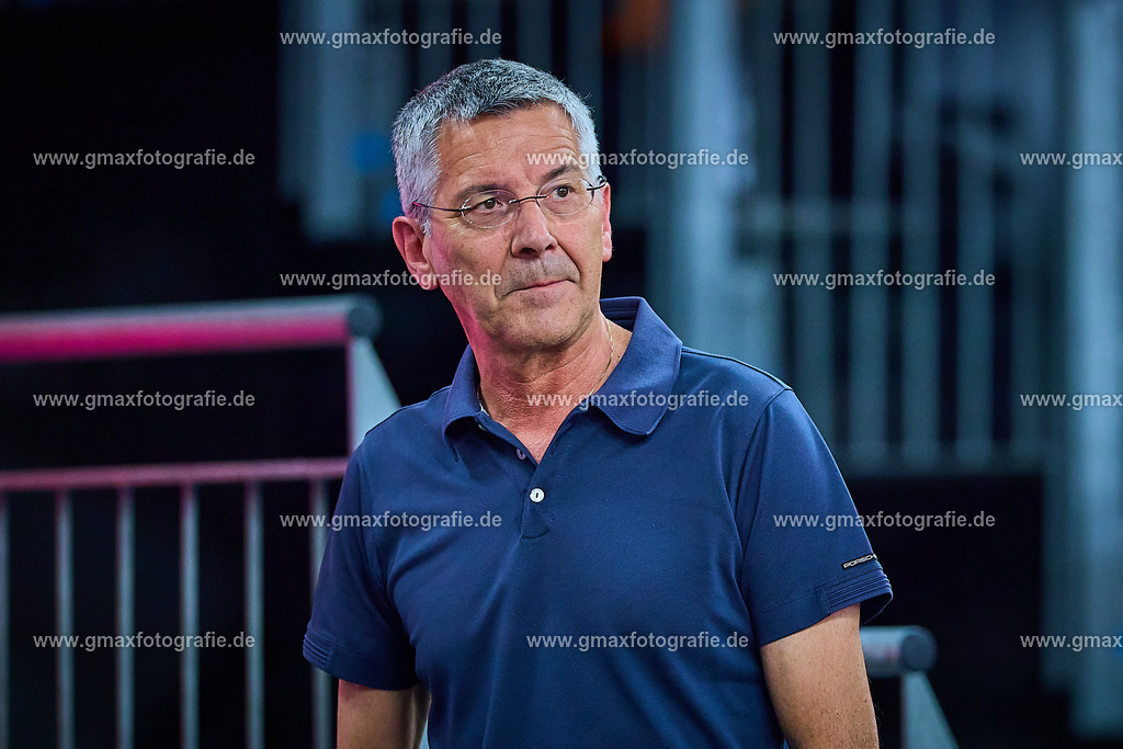 GER, ratiopharm ulm gegen FC Bayern, Basketball, 2. PlayOff, Finale, EasyCredit Bundesliga, Spielzeit 2024/2025, 18.06.2025 | Portrait, Portraet, Freisteller von Herbert Hainer (FC Bayern Muenchen, Praesident)GER, ratiopharm ulm gegen FC Bayern, Basketball, 2. PlayOff, Finale, EasyCredit Bundesliga, Spielzeit 2024/2025, 18.06.2025Foto: Eibner-Pressefoto/Gerald Oelze-de Stoppany