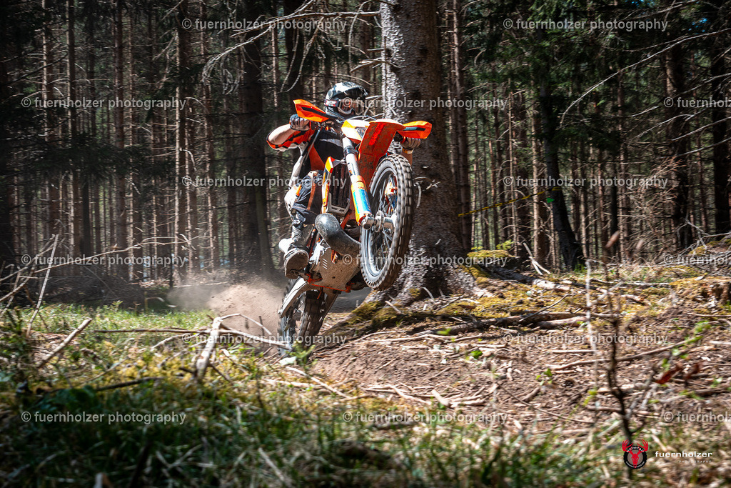 fuernholzer_250501-C1-515 | Fotografische Impressionen von der Red Stag Enduro Extreme by fuernholzer-photography.com. Endurosport in Österreich fotografisch festgehalten von fuernholzer. Auftragsfotografie für Private, Gewerbefotos und Industriefotografie. Eventfotografie, Sportfotografie und Motorsportfotografie. Anbieter von Fotoworkshops, Fototraining, fotografischen Vorträgen und Fotoseminaren.